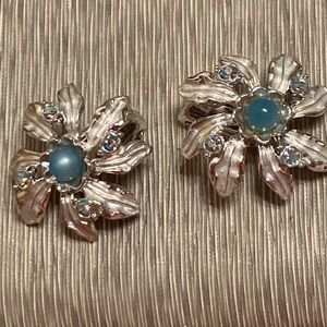 Judy Lee Flower Clip Earrings Blue Moonglow Center AB rhinestones Vintage EUC